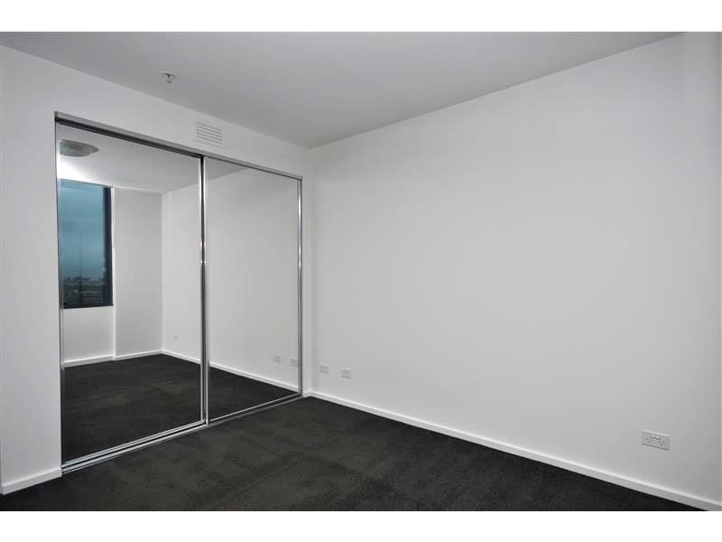 REF 092805/241 City Road, Southbank VIC 3006