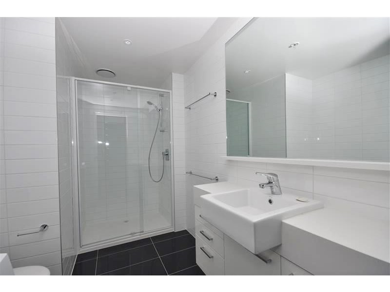 REF 092805/241 City Road, Southbank VIC 3006