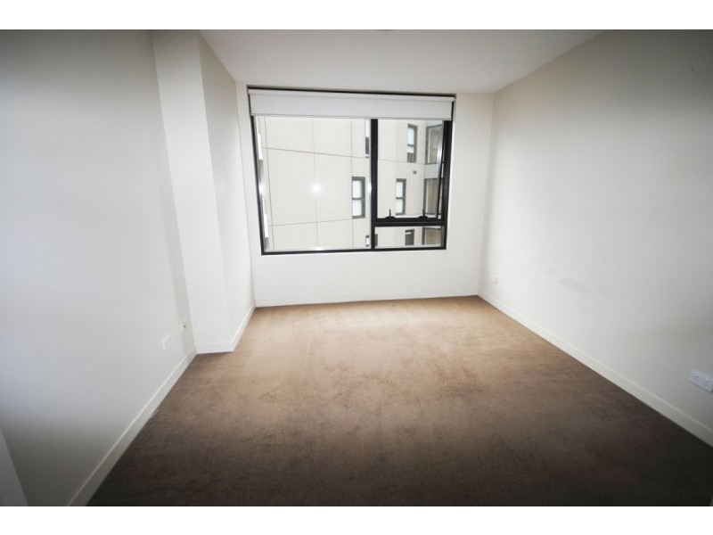 608/100 Harbour Esplanade, Docklands VIC 3008