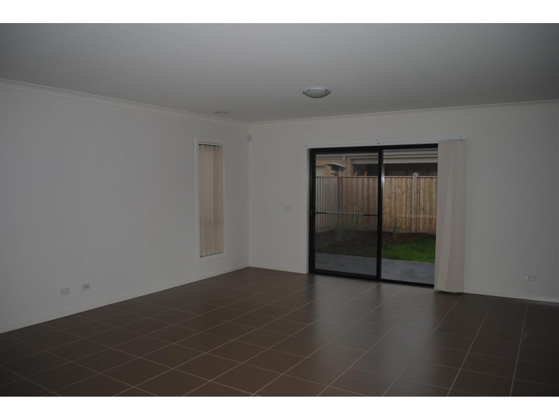 11 Pier Way, Point Cook VIC 3030