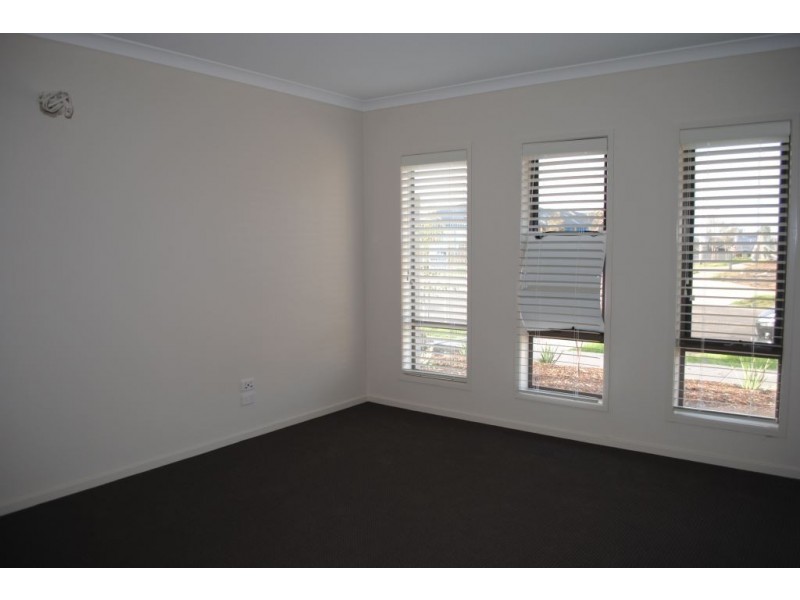 34 Hargrave Avenue, Point Cook VIC 3030