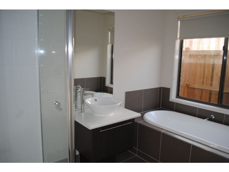 34 Hargrave Avenue, Point Cook VIC 3030