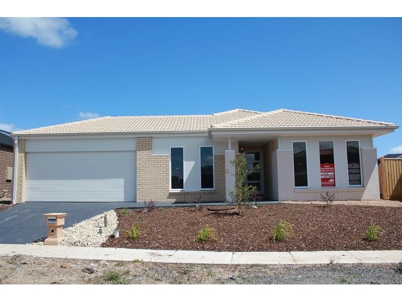 10 Sandy Avenue, Point Cook VIC 3030