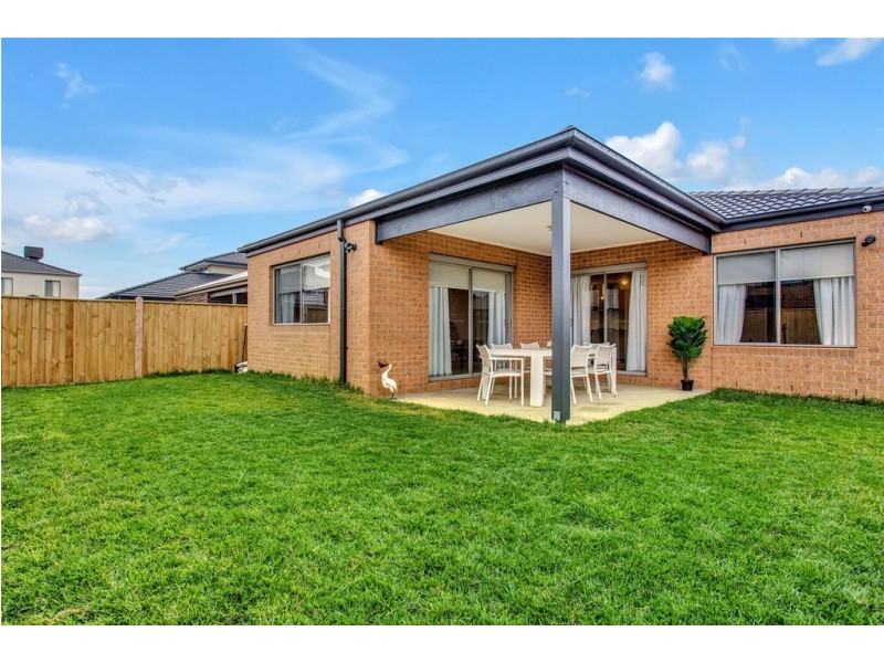 9 Cadley Avenue, Point Cook VIC 3030