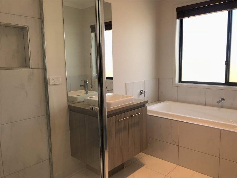 9 Brousard Street, Werribee VIC 3030