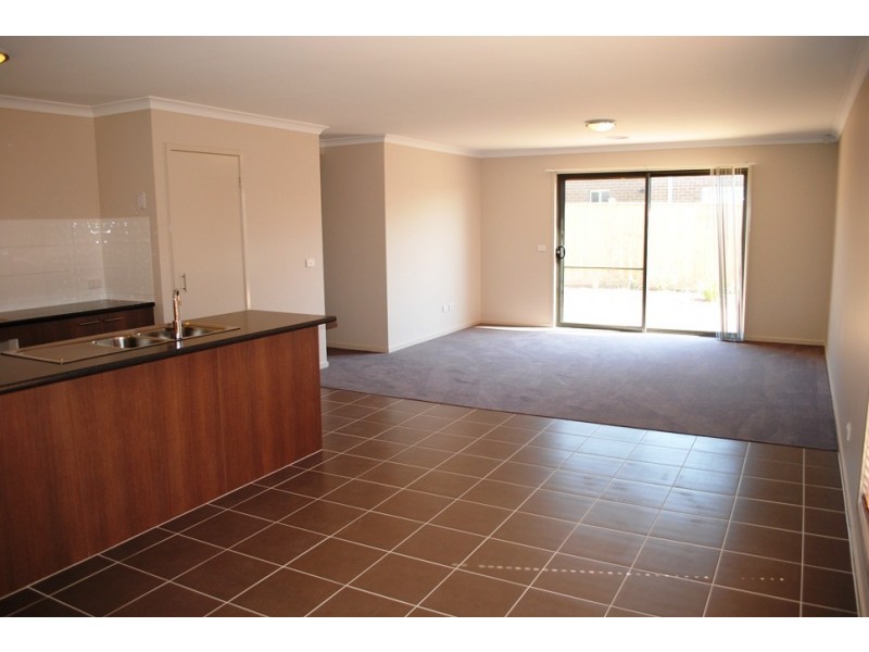 7 Baybreeze Drive, Point Cook VIC 3030