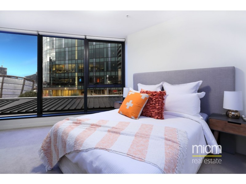 2405/100 Harbour Esplanade, Docklands VIC 3008