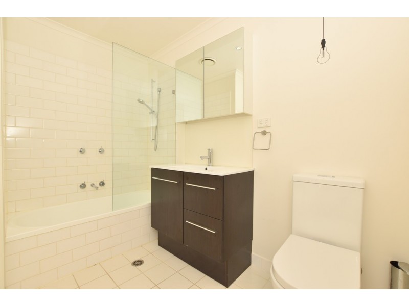 REF 100611/148 Wells Street, South Melbourne VIC 3205