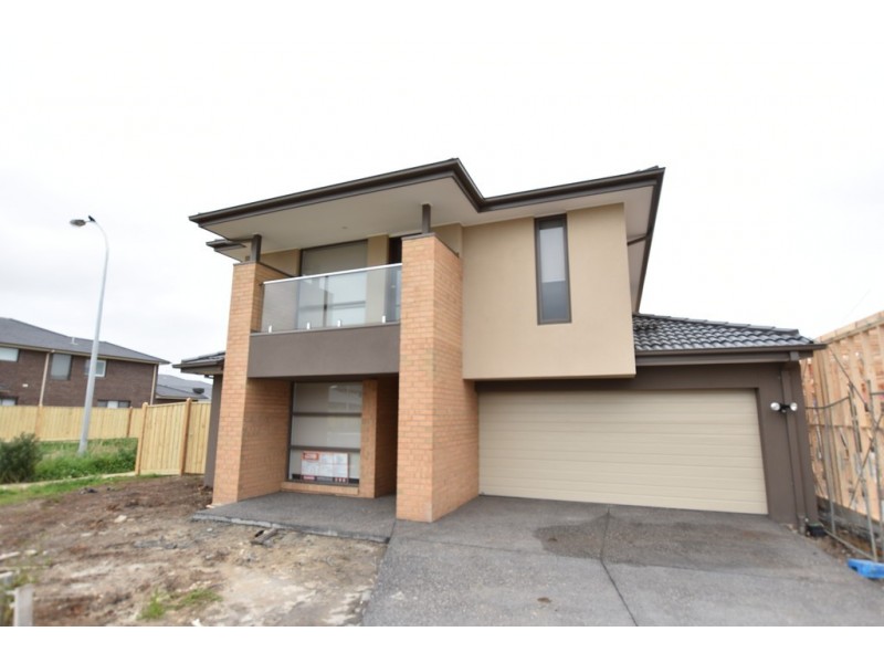 86 Karawarra Circuit, Cranbourne North VIC 3977