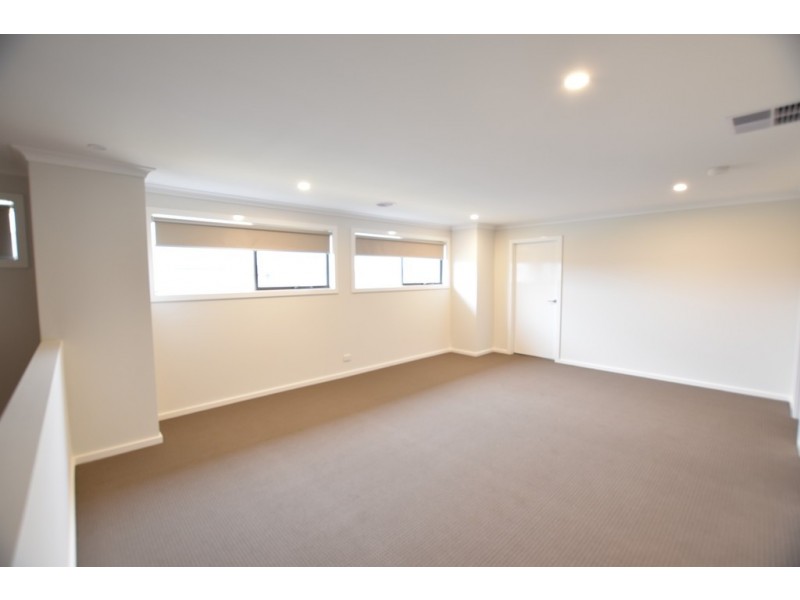 86 Karawarra Circuit, Cranbourne North VIC 3977