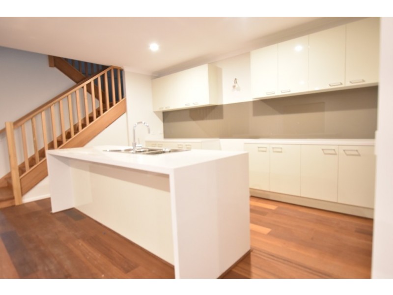 86 Karawarra Circuit, Cranbourne North VIC 3977