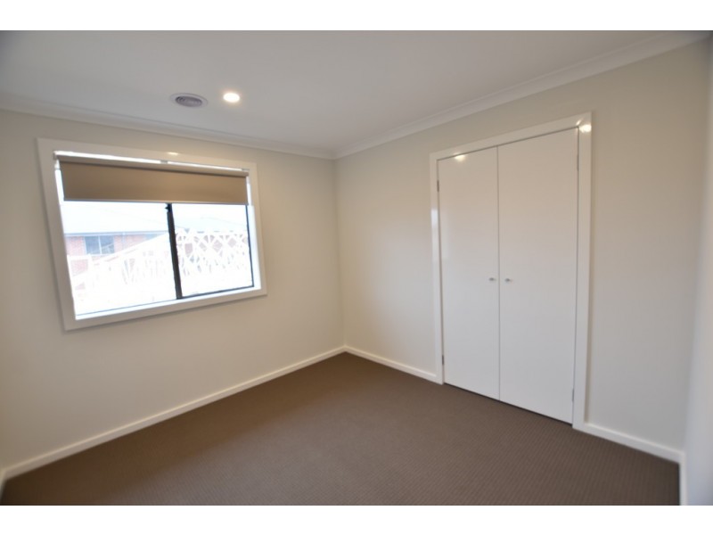 86 Karawarra Circuit, Cranbourne North VIC 3977