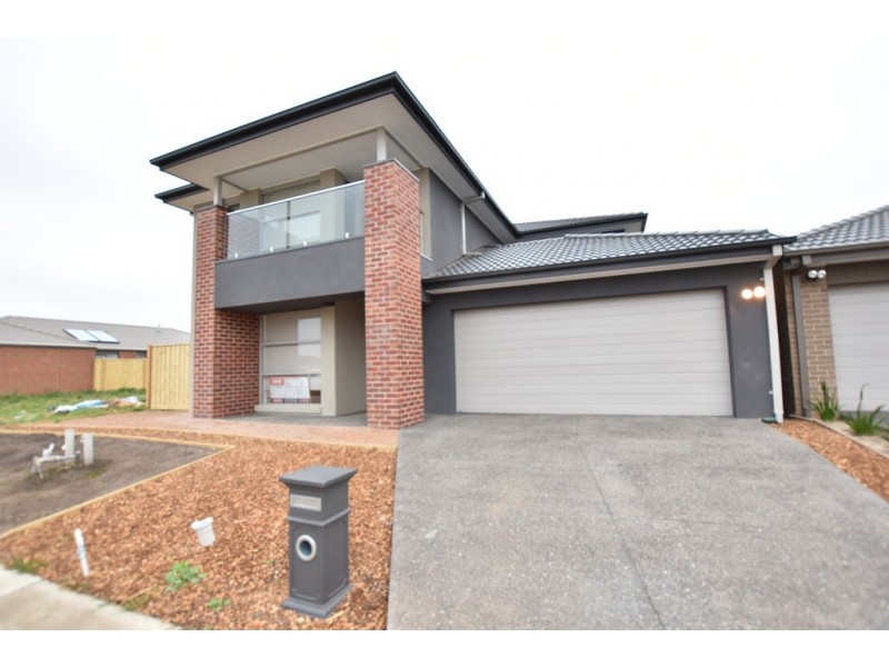 89 Karawarra Circuit, Cranbourne North VIC 3977