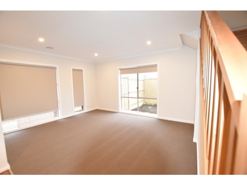 89 Karawarra Circuit, Cranbourne North VIC 3977