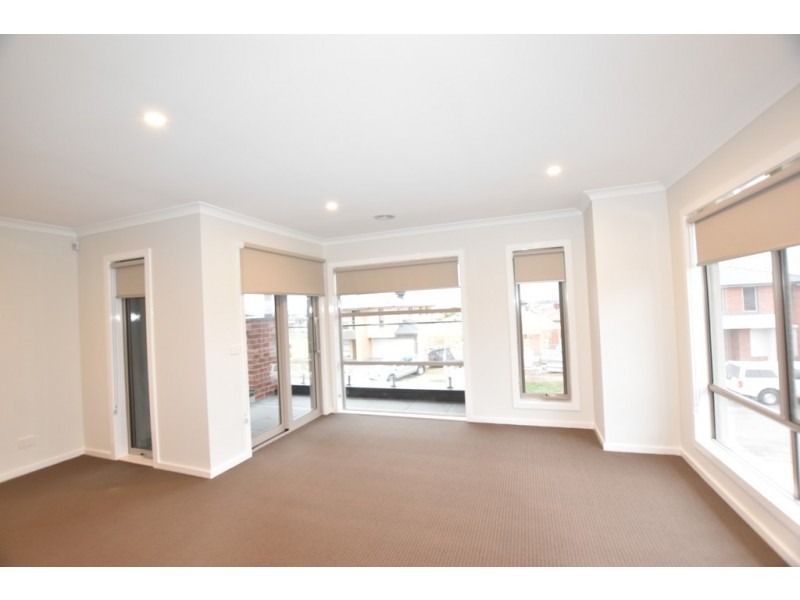 89 Karawarra Circuit, Cranbourne North VIC 3977