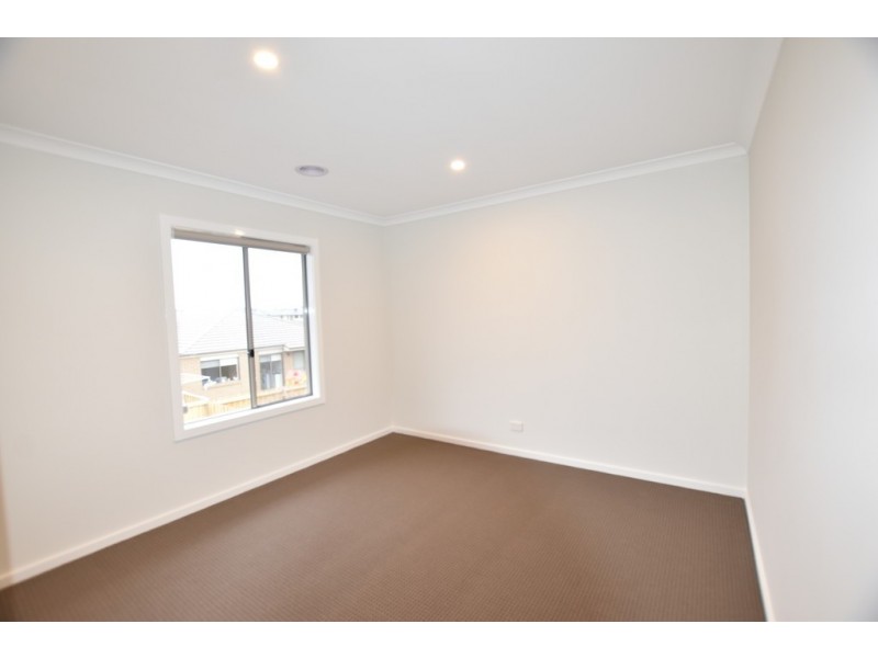 89 Karawarra Circuit, Cranbourne North VIC 3977