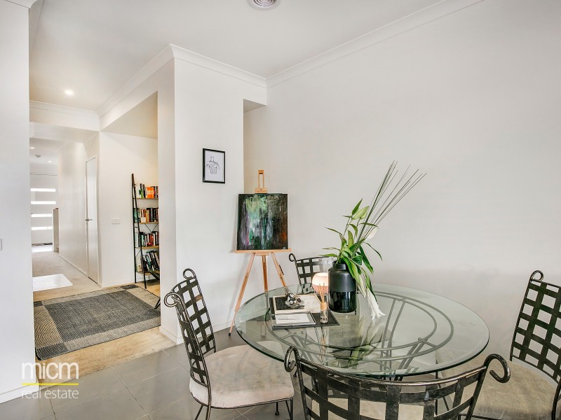 15 Broadbeach Circuit, Point Cook VIC 3030