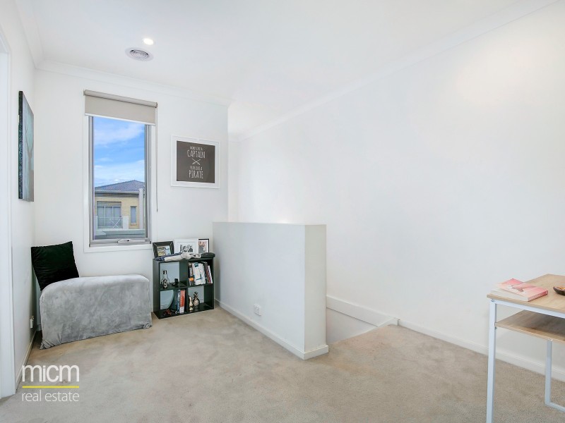 15 Broadbeach Circuit, Point Cook VIC 3030