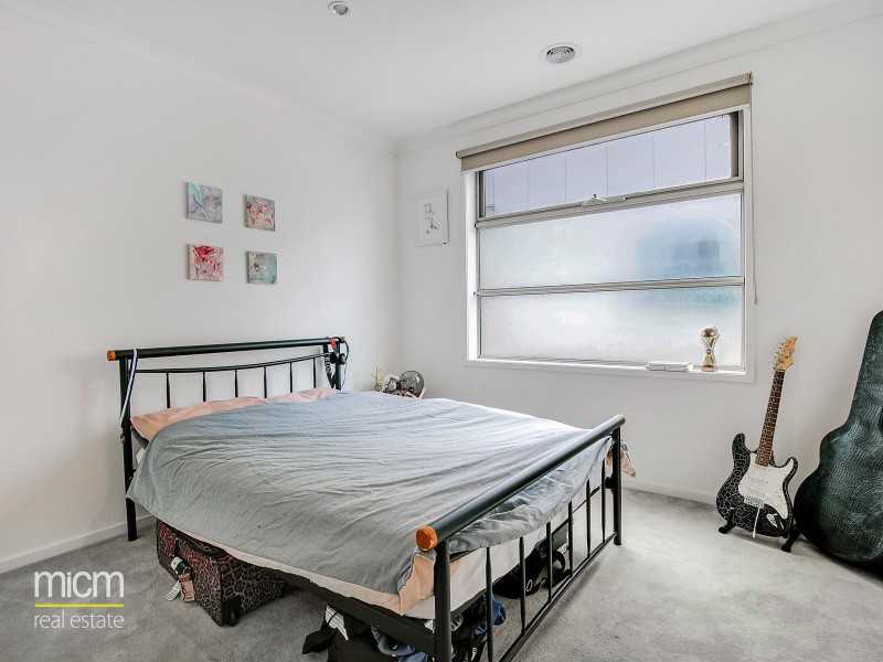 15 Broadbeach Circuit, Point Cook VIC 3030