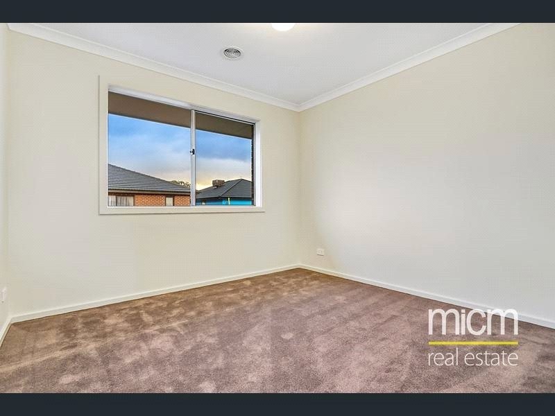 4 Teacher Crescent, Truganina VIC 3029