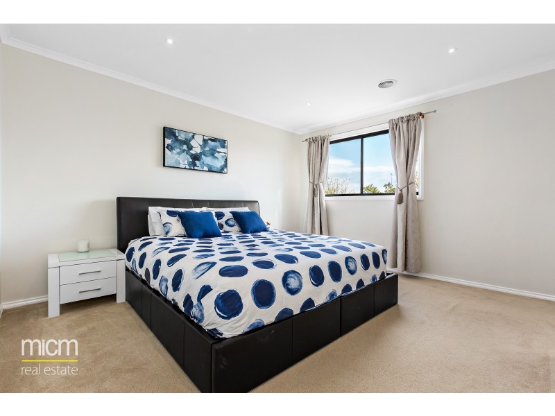 61 Lincolnheath Boulevard, Point Cook VIC 3030