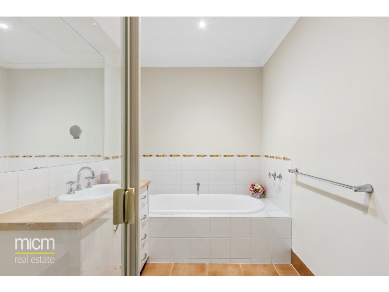 61 Lincolnheath Boulevard, Point Cook VIC 3030