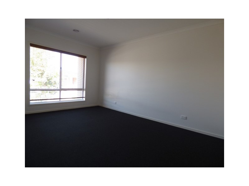 16 Casino Parade, Point Cook VIC 3030