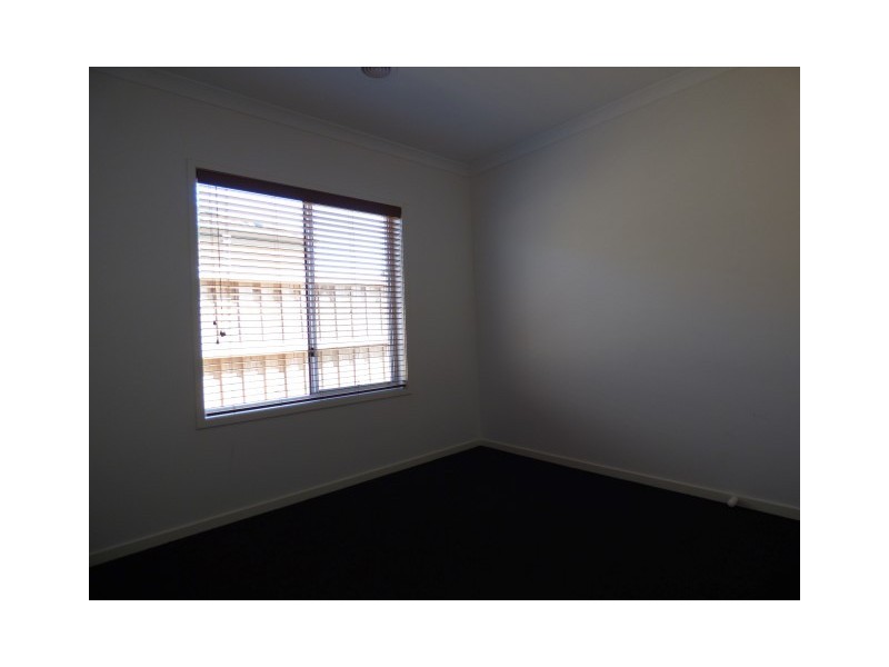 16 Casino Parade, Point Cook VIC 3030