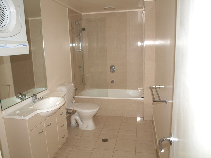 REF 101110/668 Bourke Street, Melbourne VIC 3000