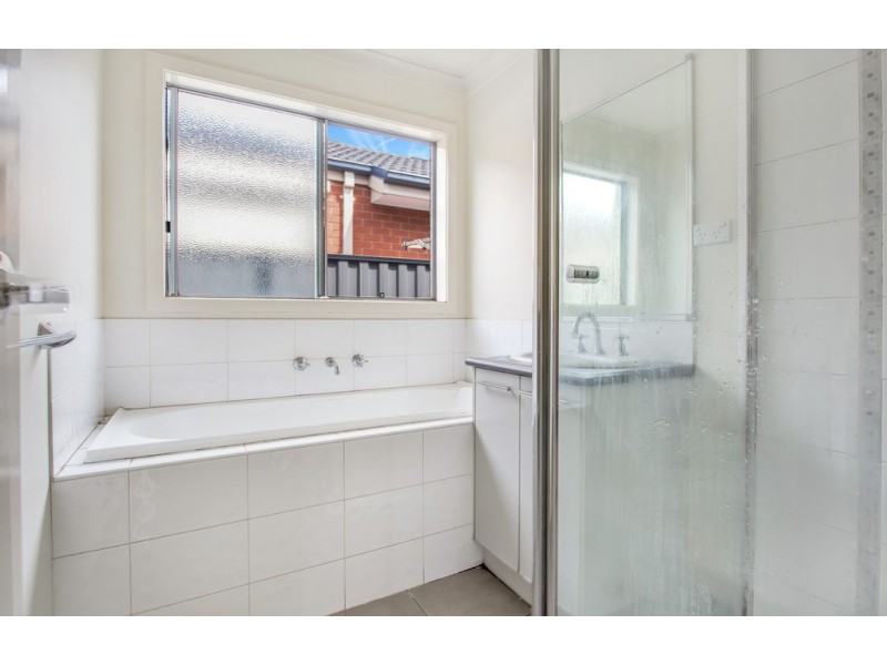 4 Miles Franklin Boulevard, Point Cook VIC 3030