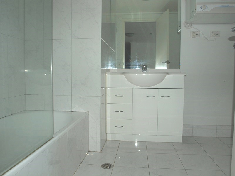 REF 101700/668 Bourke Street, Melbourne VIC 3000