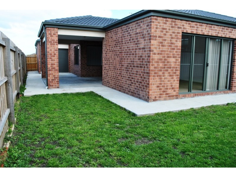 8 Millpond Drive, Point Cook VIC 3030