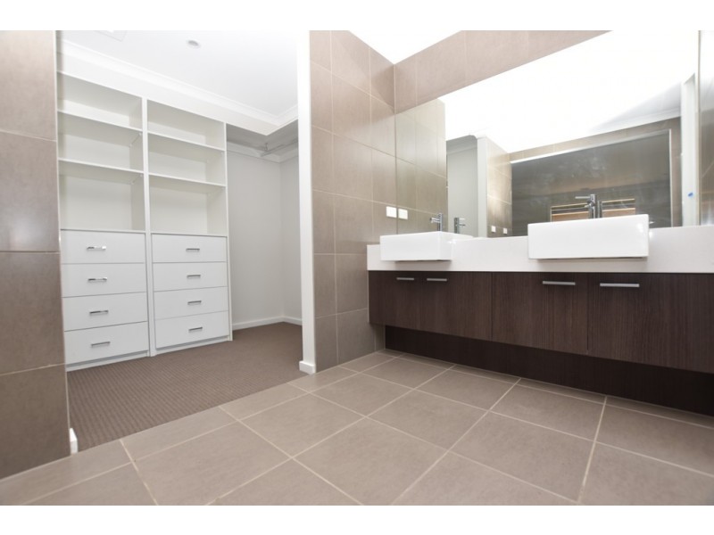 47 Noorat Place, Cranbourne North VIC 3977