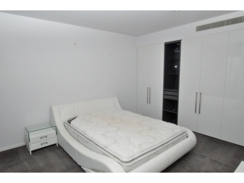 2710/7 Riverside Quay, Southbank VIC 3006