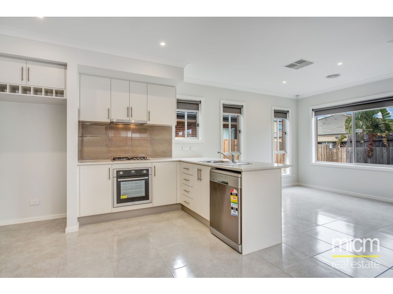 101 Sunnybank Drive, Point Cook VIC 3030