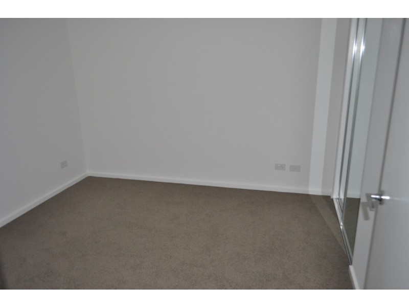 REF 102305/241 City Road, Southbank VIC 3006