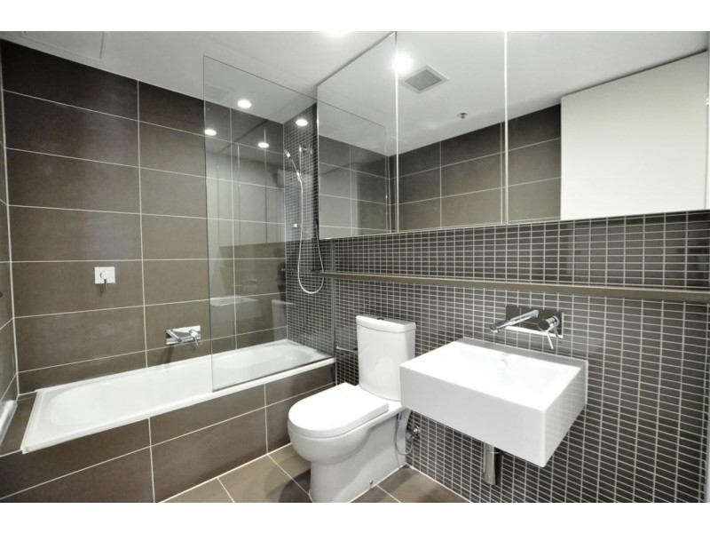 714/70 Queens Road, Melbourne VIC 3004
