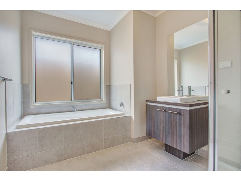 10 University Road, Truganina VIC 3029