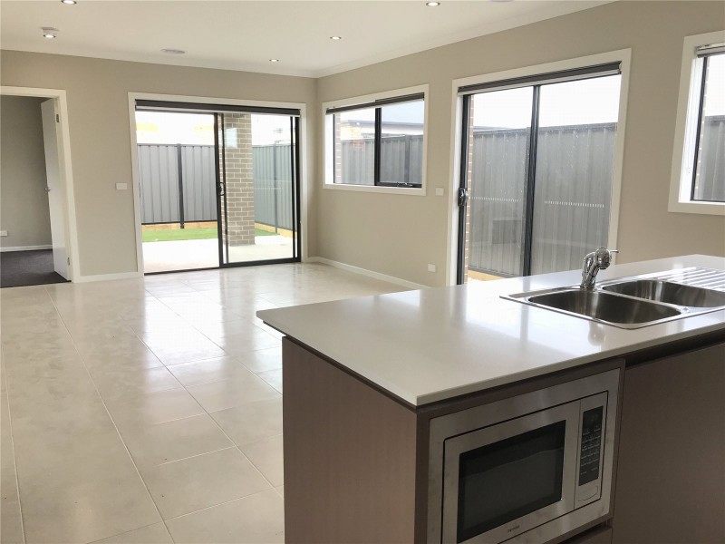 16 Hopewood Avenue, Truganina VIC 3029