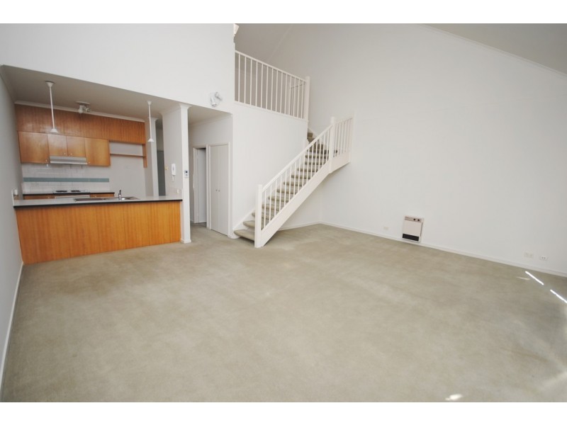REF 110100/30 Miles Street, Southbank VIC 3006