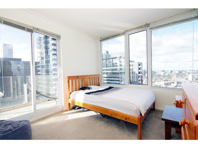 REF 110342/83 Whiteman Street, Southbank VIC 3006