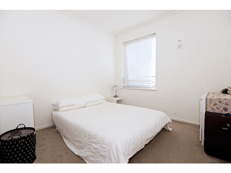 REF 110342/83 Whiteman Street, Southbank VIC 3006