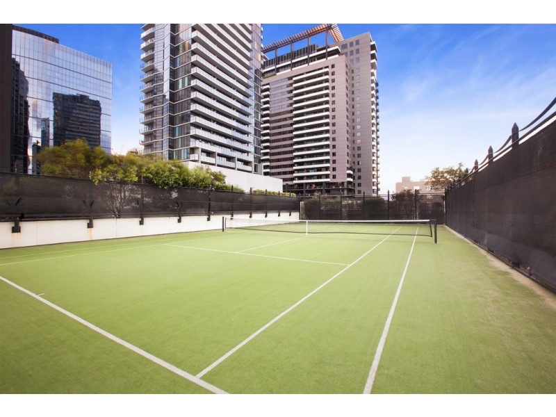 REF 110342/83 Whiteman Street, Southbank VIC 3006