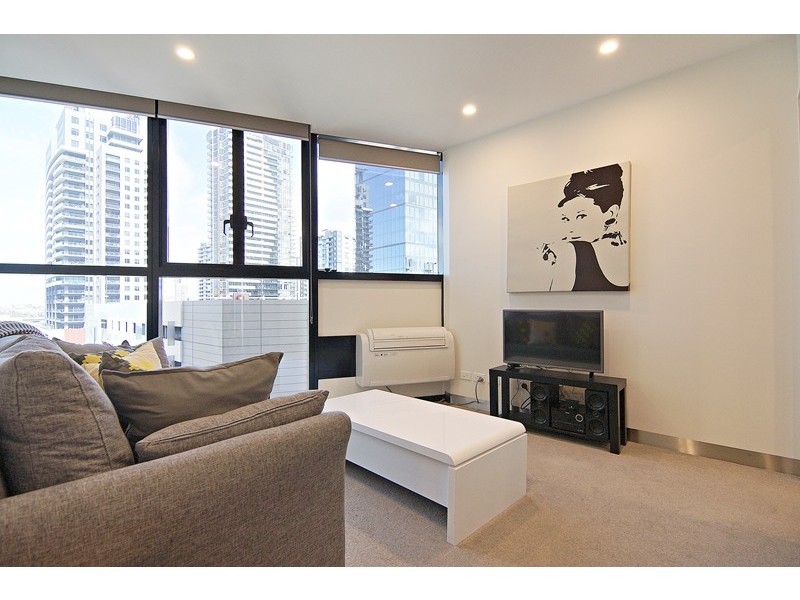 REF 102404/33 Clarke Street, Southbank VIC 3006