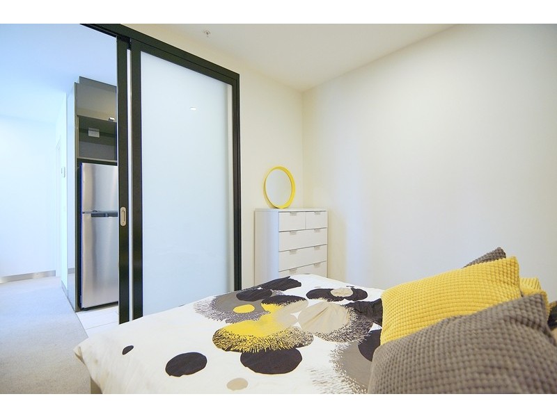 REF 102404/33 Clarke Street, Southbank VIC 3006