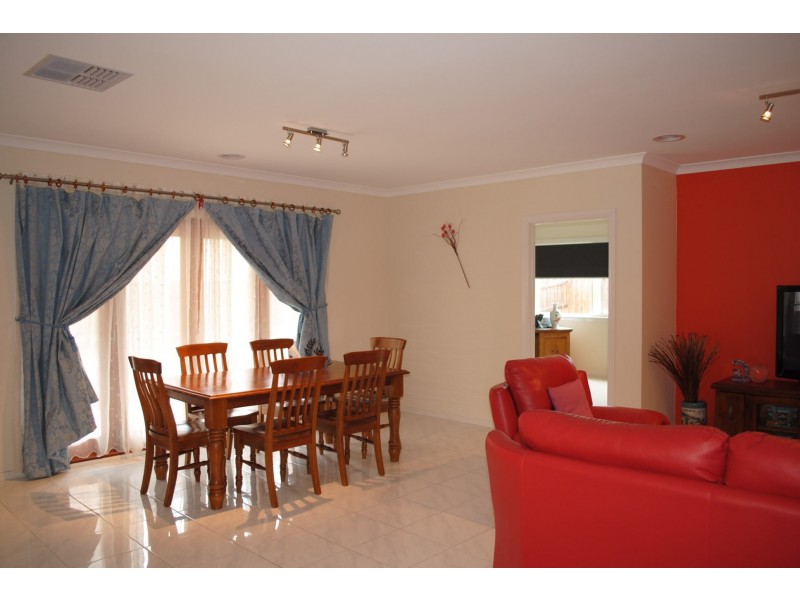 3 Millpond Drive, Point Cook VIC 3030