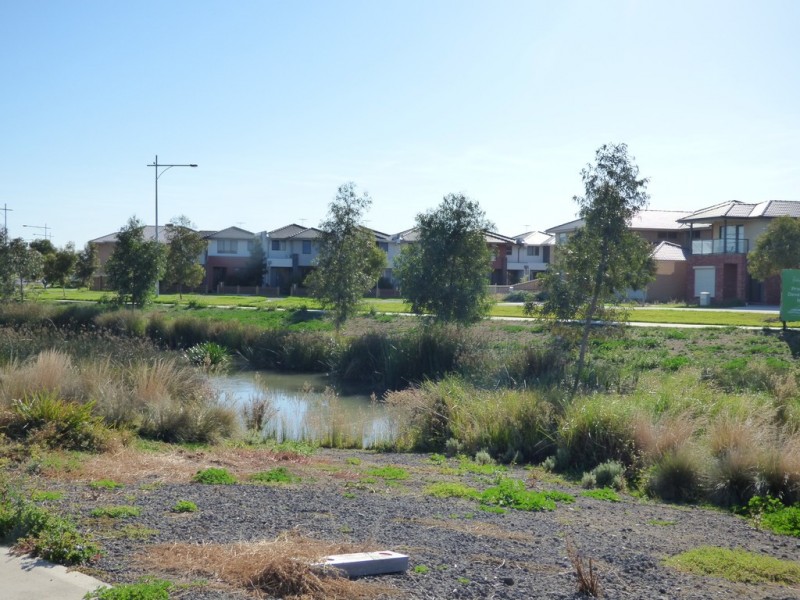 10 Swanview Walk, Point Cook VIC 3030