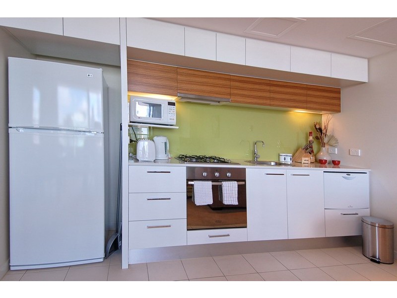 1814/100 Harbour Esplanade, Docklands VIC 3008