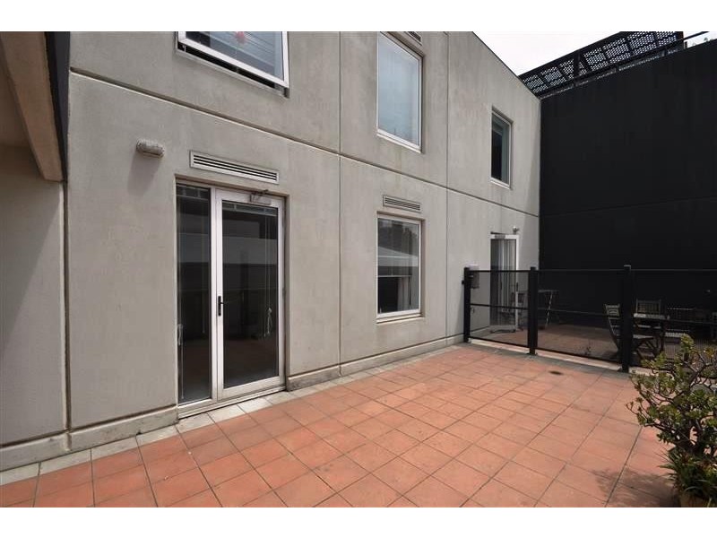 REF 110812/79 Whiteman Street, Southbank VIC 3006