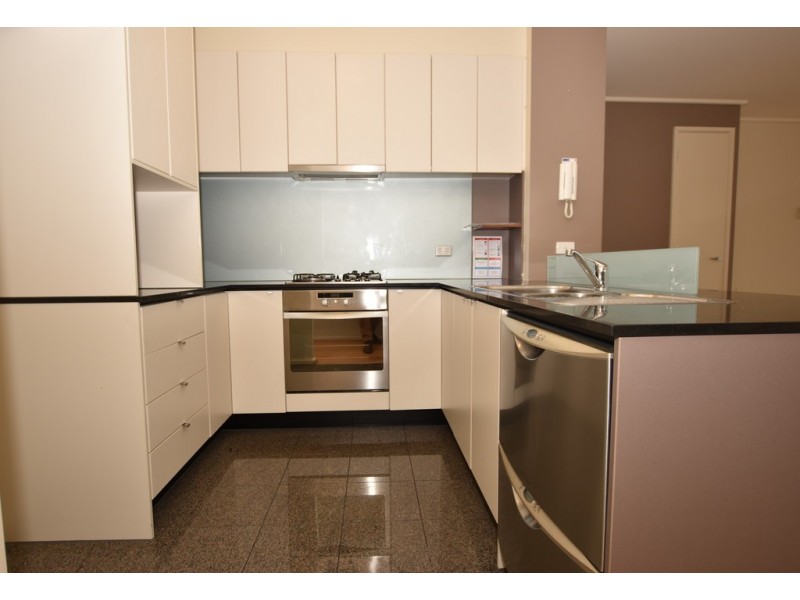 REF 110841/173 City Road, Southbank VIC 3006